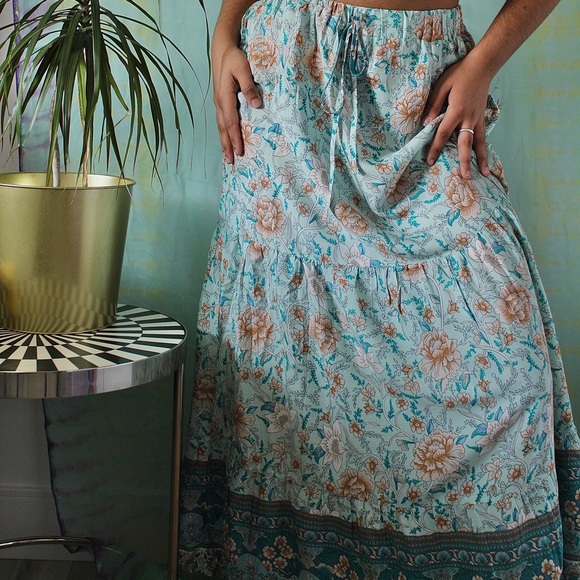 Floral maxi skirt - Picture 1 of 2